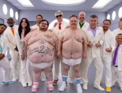 Review ‘Jackass: Best and Last’: Anak Laki-laki Tetaplah Anak Laki-laki, tapi Hanya Sebentar Lagi, dalam Perpisahan yang Menyenangkan dan Agak Mengharukan