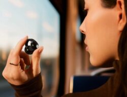 Sennheiser Luncurkan Earbud Jepit Pertamanya dengan Driver 12mm, LDAC dan Baterai 36 Jam