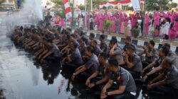 71 Personel Polres Sukoharjo Diguyur Air, Ternyata Ini Penyebabnya