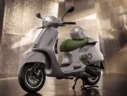Vespa Edizione Ottantesimo Baru Diluncurkan dengan Helm yang Serasi
