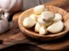Makan Bawang Putih Mentah Setiap Hari Saat Perut Kosong dan Dapatkan Stamina dan Kulit yang Lebih Baik