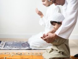 Cek di Sini, Berikut Ini Penjelasan tentang Hukum Membawa Anak Kecil ke Masjid
