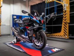 BMW M1000 RR Menerima Rangka M Motorsport Generasi Ketiga di Antara Pembaruan 2027