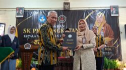 YPPP Veteran Sukoharjo Serahkan SK Pengangkatan Kepala SMA dan SMK Veteran 1
