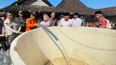 Kesulitan Air Bersih Mulai Landa Sukoharjo Selatan, Pemkab Mulai Kirim Bantuan