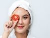Atasi Jerawat dengan 3 Masker Wajah Tomat Mudah untuk Kulit Berjerawat