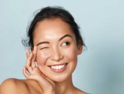 7 Ramuan Rumahan Ini akan Membuat Kulit Anda Bersinar Lebih Baik daripada Highlighter