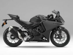 Honda Mengkonfirmasi Tanggal Kedatangan CB400 Super Four dan CBR400R Four E-Clutch