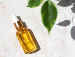 Saya Menggunakan Minyak Vitamin E di Wajah Selama Seminggu dan Hasilnya Luar Biasa