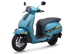 Memperkenalkan Honda F125, Skuter Retro Kaya Fitur, Cek Spesifikasi dan Harganya