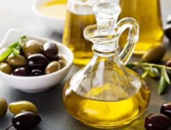 Cara Menggunakan Minyak Zaitun untuk Kulit Berminyak, Apakah Layak Dicoba?