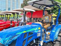 Petani Sukoharjo Terima Bantuan Sarana Prasarana Pertanian Senilai Rp24 Miliar