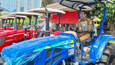 Petani Sukoharjo Terima Bantuan Sarana Prasarana Pertanian Senilai Rp24 Miliar