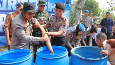 Dampak Kekeringan di Sukoharjo, Polres Salurkan 32 Ribu Liter Air Bersih