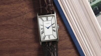 Timex Luncurkan Jam Tangan Dress Watch Bergaya Vintage Baru dengan Desain Persegi Panjang Elegan dan Tali Kulit