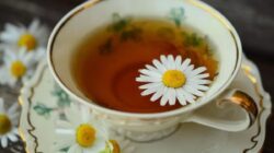 6 Manfaat Mengejutkan Teh Chamomile yang Membuat Anda Merasa Lebih Baik Seketika