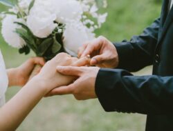 Cek di Sini, Berikut Ini Hukum Melamar Wanita yang Sudah Dilamar