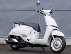 Memperkenalkan CFMOTO 150AURA, Skuter Retro Baru yang Sarat Fitur, Segini Harganya