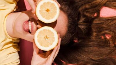 Cara Alami Mengatasi Rambut Kering dan Mengembang