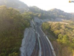 Pengerjaan Kelok 23 Selesai, Jalan Baru yang Tawarkan Panorama di Kawasan Pesisir Selatan