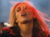 Miley Cyrus Memulai Revolusi Lantai Dansa yang Memikat Lewat Single dan Video Baru ‘Bass Persuades’