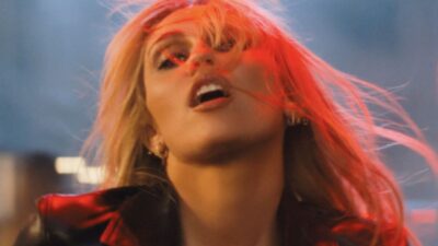 Miley Cyrus Memulai Revolusi Lantai Dansa yang Memikat Lewat Single dan Video Baru ‘Bass Persuades’