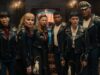 Review ‘Alpha Gang’: Cate Blanchett, Chris Pine, dan Jajaran Bintang Ternama Berperan sebagai Alien dalam Parodi Fiksi Ilmiah yang Konyol namun Memikat