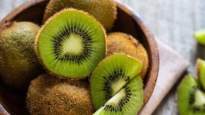 5 Alasan Kenapa Perlu Menambahkan Kiwi dalam Rutinitas Perawatan Rambut Anda