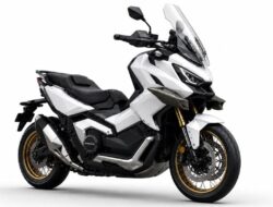 QJMotor X-Adventure 900 Siap Mengguncang Pasar Skuter Dua Silinder Berkapasitas 904cc!