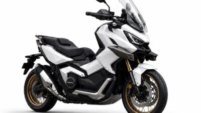 QJMotor X-Adventure 900 Siap Mengguncang Pasar Skuter Dua Silinder Berkapasitas 904cc!