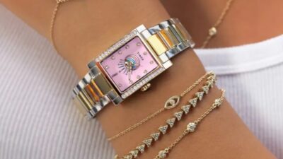 Timex Meluncurkan Dua Jam Tangan Éclat Berbentuk Persegi dengan Hiasan Kristal dan Batu “Rose Quartz” Alami