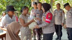Baksos Polres Sukoharjo Bagikan Sembako dan Bantu Air Bersih untuk Warga Kauman Weru