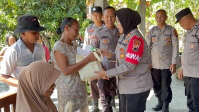 Baksos Polres Sukoharjo Bagikan Sembako dan Bantu Air Bersih untuk Warga Kauman Weru