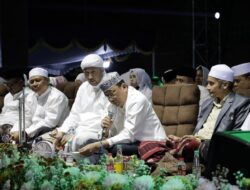 Kejati Gelar Sholawatan Bersama Puluhan Ribu Aslinmas se-Jateng di Sukoharjo