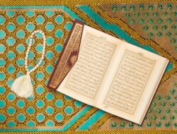 Yang Belum Tahu, Berikut Ini Hukum Buku Yasin Pakai Foto