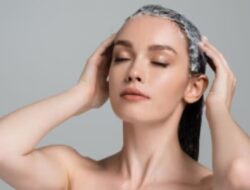Atasi Rambut Kering Anda dengan 5 Masker Rumahan Ini
