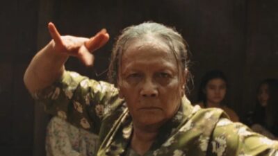 Review ‘Ibuku’: Drama Indonesia Bernuansa Mimpi yang Memikat tentang Penebusan Diri Seorang Ibu