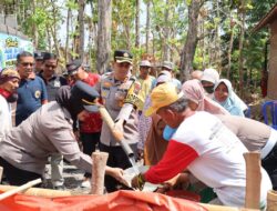 Baksos Polres Sukoharjo, Salurkan 3 Tangki Air Bersih dan 20 Paket Sembako untuk Warga Weru