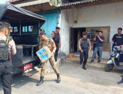 Polisi dan Satpol PP Sukoharjo Gelar Operasi Pekat, 360 Botol Ciu Diamankan